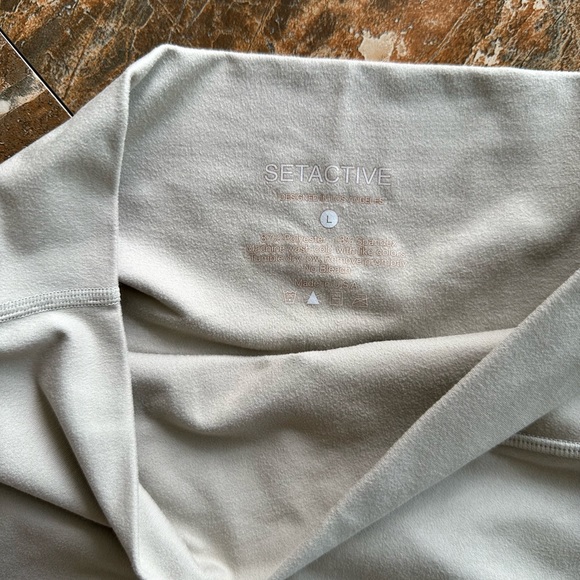 SET ACTIVE DUNE LEGGINGS - NEVER WORN - Picture 3 of 3